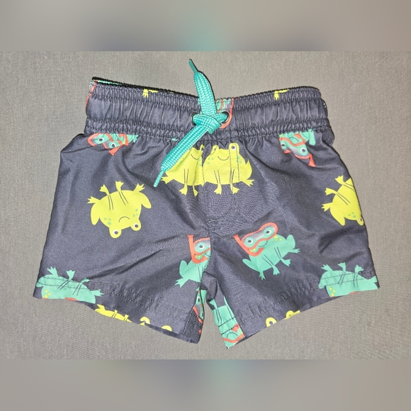 Carter's: Size: 3 to 6 months Swim trunks w/drawstring & Long sleeve Rash Guard - Picture 4 of 11